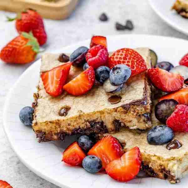 A One-Pan Baked Pancake that’ll feed the whole crew! You’ll get requests to make them often! Chocola...
