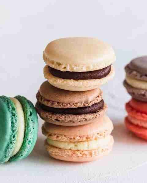 Macarons! Ingredients (for 12 pieces) For the Macarons shells 45 g ground almonds 75 g powdered sug...