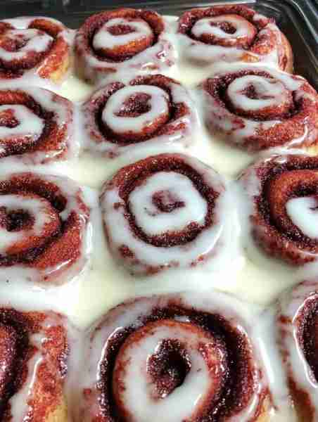 Red Velvet Cinnamon Rolls 😍❤️ Ingredients 1 package red velvet cake mix (regular size) 2-1/2 to 3 c...