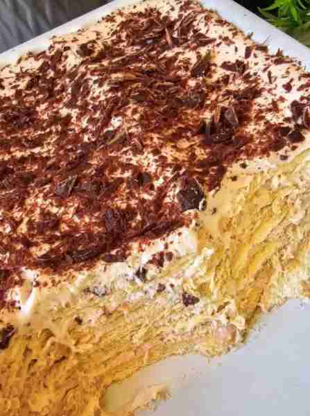 Chocolate Cream Trifle with Biscuits Ingredients: 500 ml of milk 3 tablespoons of sugar 8 g of vanil...