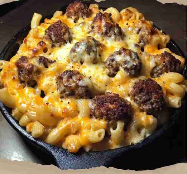 Baked Bacon Mac and Cheese with Beef Meatballs Ingredients: - 1 pound elbow macaroni - 1 pound bacon...