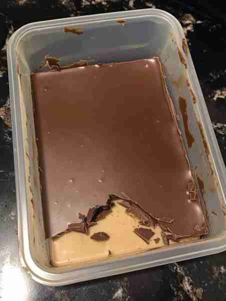 I can’t stop eating this! Since many want the recipe: 1/2 cup of low-carb peanut butter 1/2 cup of c...