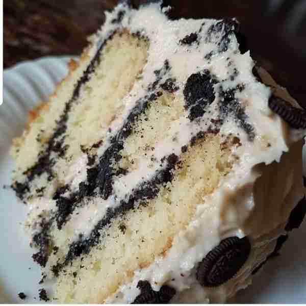 Vanilla Oreo Cake Ingredients: For the Vanilla Cake: 2 ½ cups all-purpose flour 2 ½ teaspoons baking...