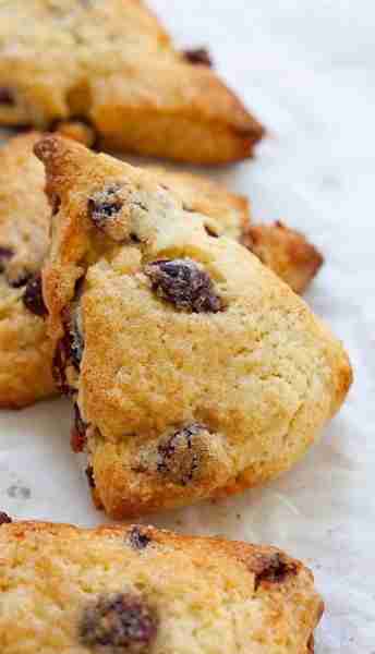 Cranberry Scones Recipe Ingredients: 2 cups (250g) all-purpose flour 1/4 cup (50g) granulated sugar...