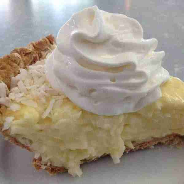 The Absolute Best Coconut Cream Pie 😋👌 Ingredients : 1 c milk 1 c sweetened, flaked coconut 1 c li...