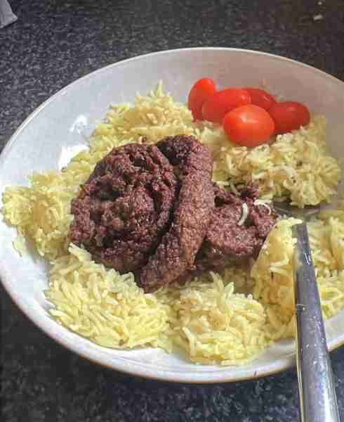 Air-Fried burgers with rice and salad by Steve