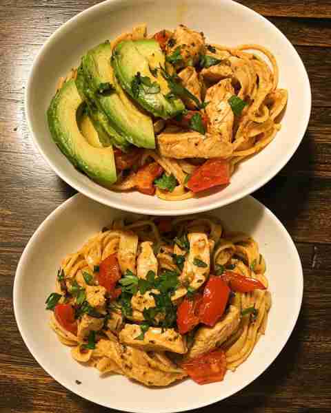 Avocado Chicken Pasta with Roasted Red Peppers Creamy Avocado Chicken Pasta with Roasted Pepper Deli...