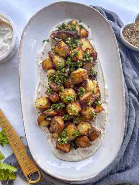 Perfect side dish: Za'atar Potatoes😍 These za’atar potatoes are the perfect fragrant, flavorful pot...