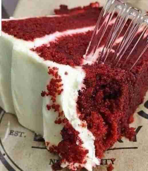 Red Velvet Cake with Cream Cheese Frosting ___Ingredients:___ - **Cake:** - 2 1/2 cups all-purpose...
