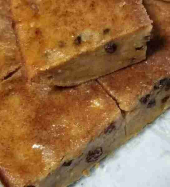 Old-Fashion Bread Pudding Recipe! 1 pack martins hotdog buns (8 Buns) (break into cubes) (I love the...