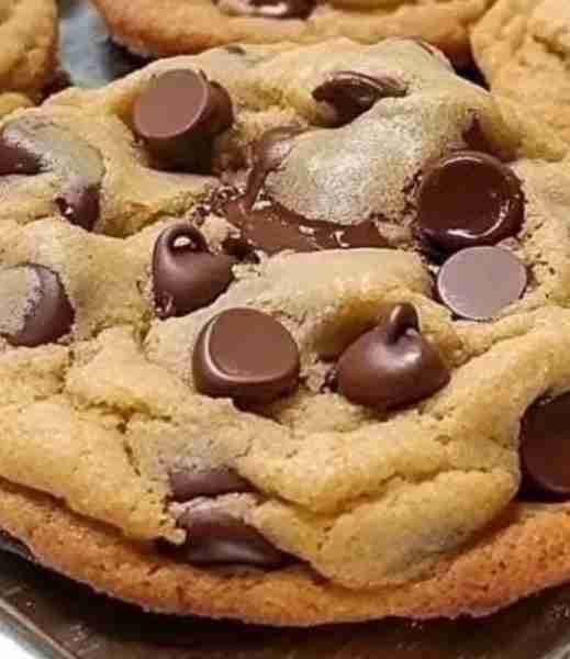 The Best Chocolate Chip Cookie Recipe Ever 🍪 Ingredients: 1 cup unsalted butter, softened 1 cup gra...