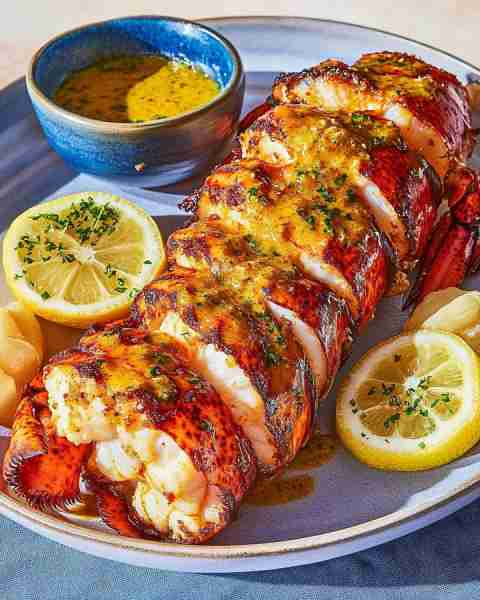Lobster Tail With Lemon, Garlic And Aleppo Pepper 🦞🍋🌶️ Ingredients: - 4 lobster tails - 2 tables...