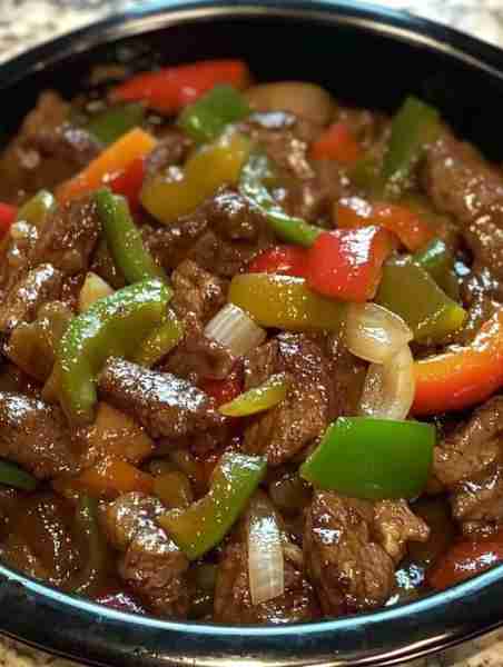PEPPER STEAK IN A CROCK POT Ingredients 2 pounds beef sirloin, cut into 2 inch strips ¾ teaspoon gar...