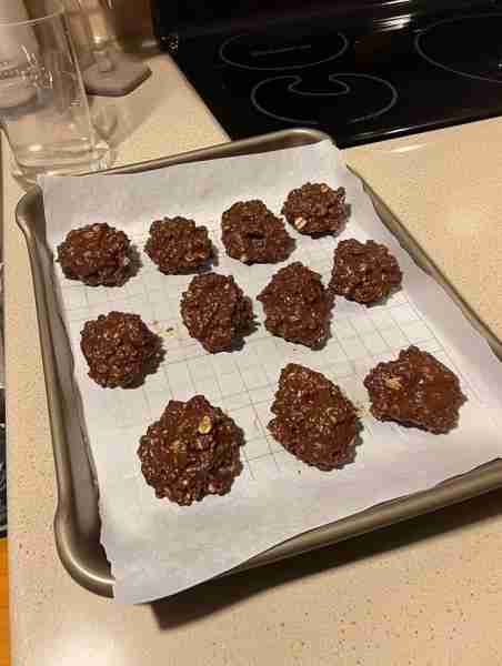 Chocolate Peanut Butter No-Bake Keto Cookies One of my absolute favorite cookies. 🤩 Ingredients......