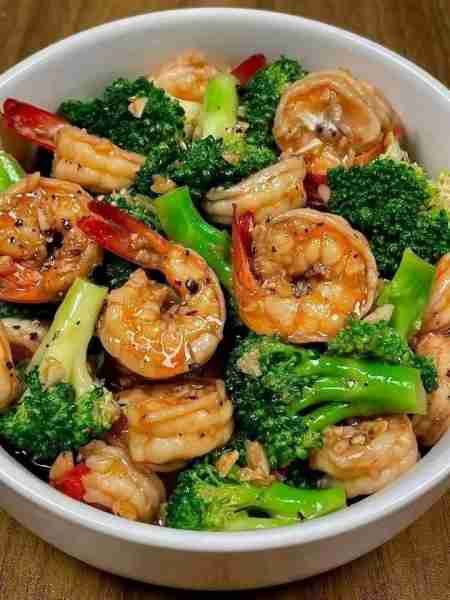 Stir-Fried Shrimp and Broccoli Recipe 😍😋❣️ 🍂Ingredients: 1 lb shrimp, peeled and deveined 1 head...