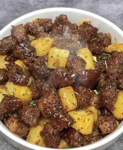 Air Fryer Garlic Butter Steak Bites and Potatoes 🥩🧄🥔"My grandma has been making this for as long...
