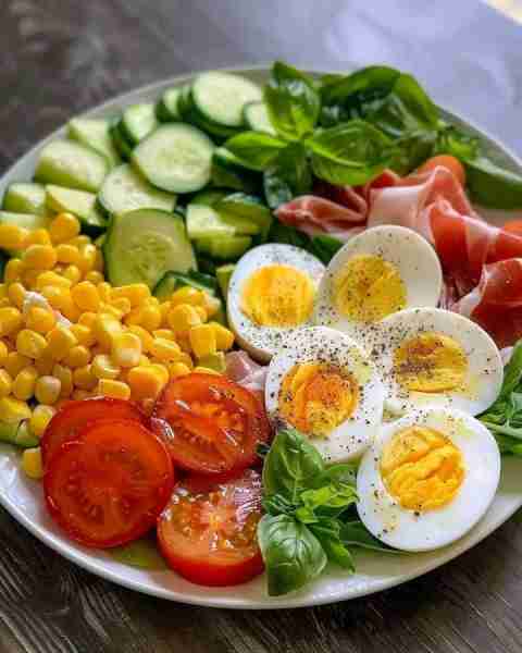 🥗🍅 Mediterranean Delight Salad: A Burst of Freshness 🍅🥗 🌟 Transform your meal with this vibrant...