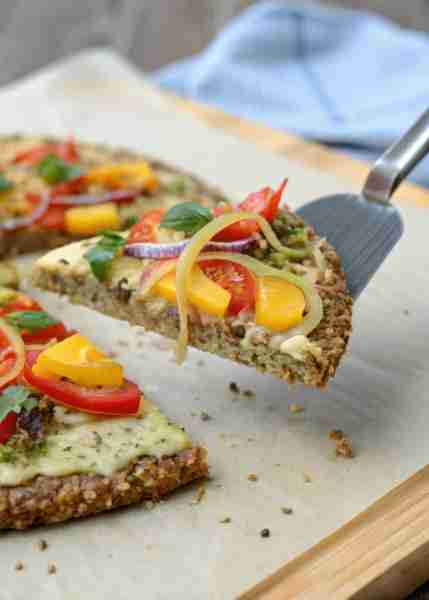 Easy Homemade GF Quinoa and Chia Seed Pizza Recipe 🌱😋 Ingredients: For the Crust: 1 cup (170g) Coo...