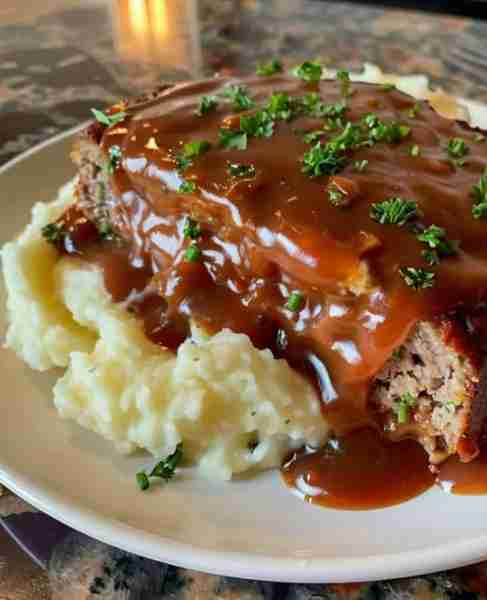 Meatloaf with Gravy and Mashed Potatoes 🍖🥔✨: Meatloaf Ingredients: 1 lb (450 g) ground beef 1 lb...