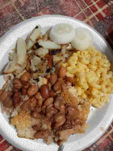 Whats for supper. Pinto Beans Fried Taters Mac&Cheese Cornbread Onion 😋