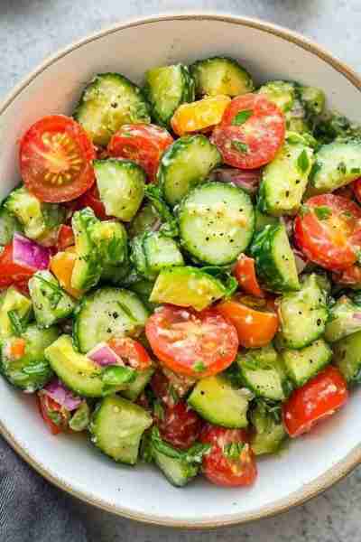 🥒🥑 Cucumber Avocado Tomato Salad Recipe Ingredients: 🥒 1 cucumber, sliced 🍅 1 cup cherry tomatoe...