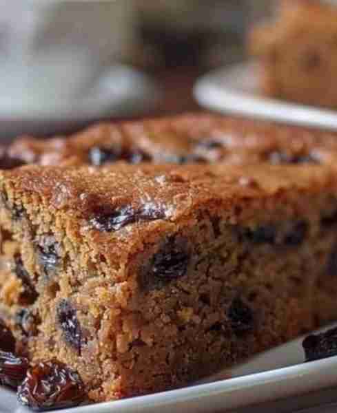 Old-fashioned Raisin Cake Ingredients: 2 cups water 1 cup raisins 1 cup brown sugar 1/2 cup unsalte...