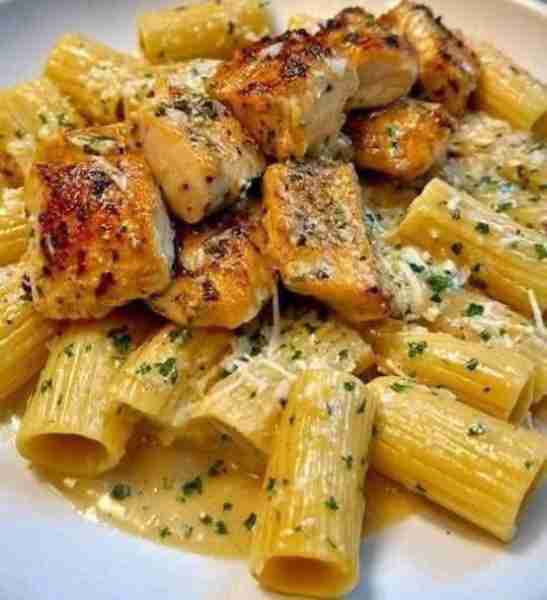 Garlic Butter Chicken with Parmesan Rigatoni Pasta Ingredients: For the Garlic Butter Chicken: 1 lb...