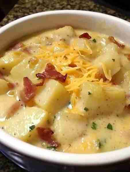 Loaded Baked Potato Soup - Don't LOSE this Recipe 😋 Ingredients 4 potatoes, scrubbed 8 bacon slices...
