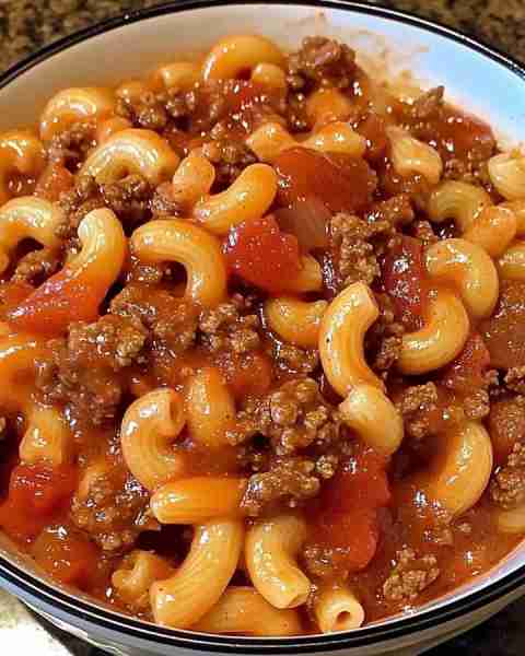 Old Fashioned Goulash Recipe Ingredients 1/2 lb macaroni 1 1/2 lbs ground beef 1 large onion, diced...