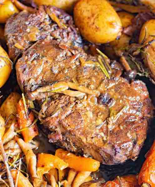 🥄 The Best Pot Roast Dinner! 🥖💖🥕 Our Incredible Comfort Food Favorite Dinner! 💖 Get the Recipe...