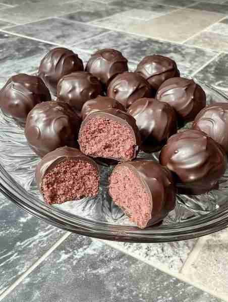No bake black cherry 🍒 chocolate covered Cheesecake truffles -1 pack of Cream cheese - 2Tbsp soften...