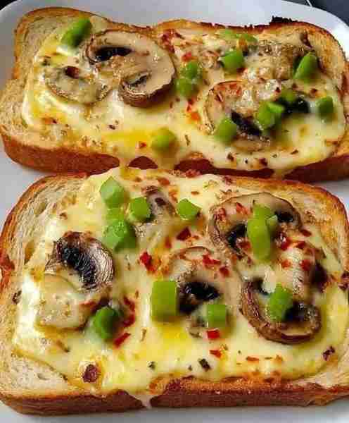 Cheesy Mushroom Toast Melts 🧀🍄 A melty, savory snack win that’s totally addictive! 📝 Ingredients:...