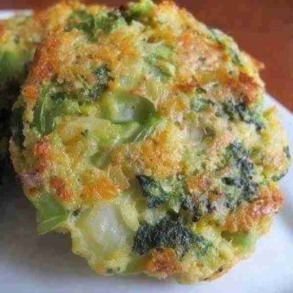 Baked Cheese & Broccoli Patties Ingredients: 2 teaspoons vegetable oil 2 cloves garlic - minced 1/2...