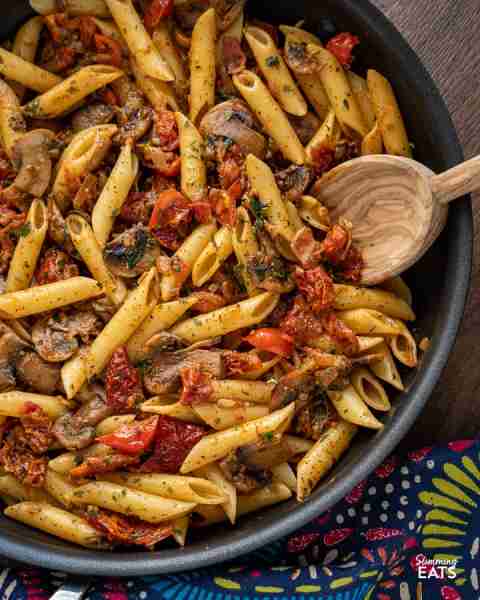 Smokey bacon combined with the delicious flavours of sun dried tomatoes, sautéed mushrooms and garli...