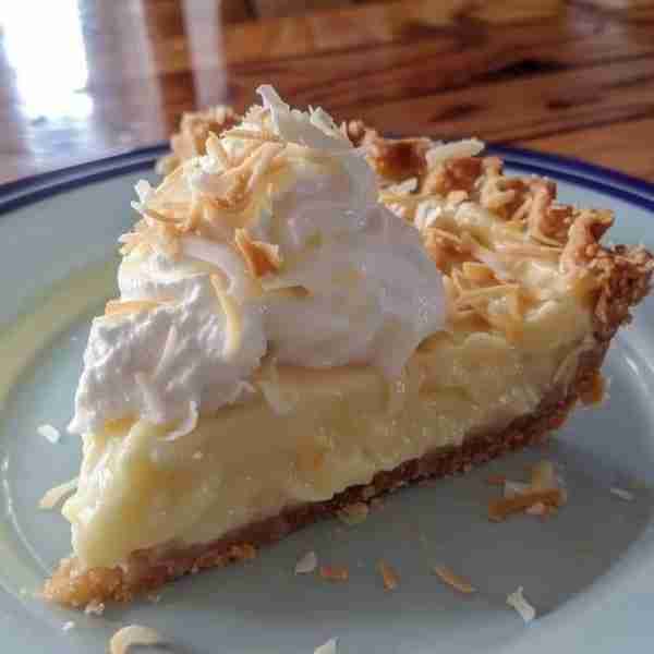The Absolute Best Coconut Cream Pie 😋👌 Ingredients 1 cup milk 1 cup sweetened flaked coconut 1 tsp...