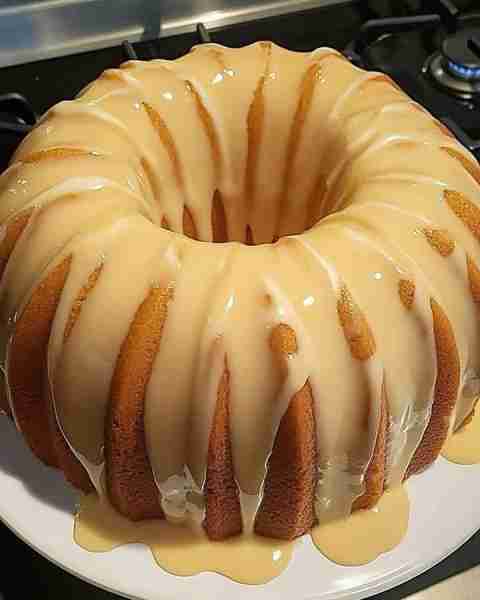 Vanilla Butter Cake with Cream Cheese Frosting Ingredients For the cake: • 12 tbsp butter • 1 cup s...