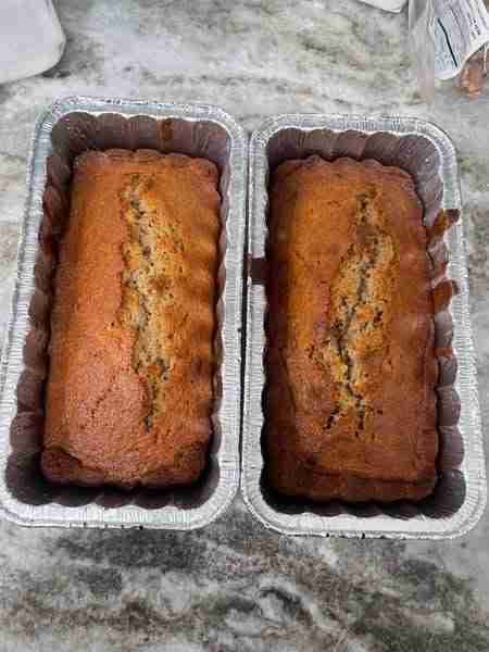 Banana nut bread I made probably the most moist one ever 😩 Recipe: 3 bananas, 2 eggs, 1/2 cup of bu...