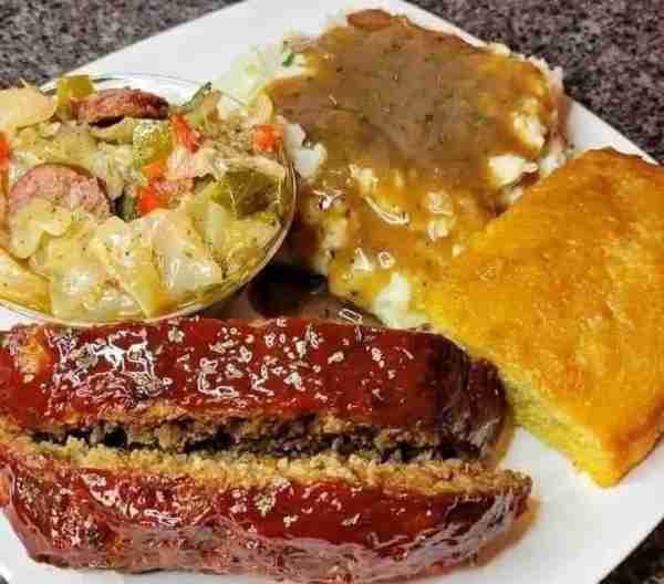 Drink Choice With This Meatloaf Dinner 😋😋😋