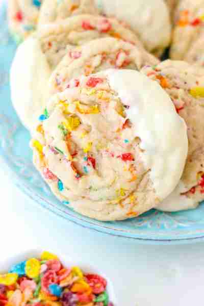 Add some fun to your baking with these Fruity Pebble Sugar Cookies! Soft-baked, filled with colorful...