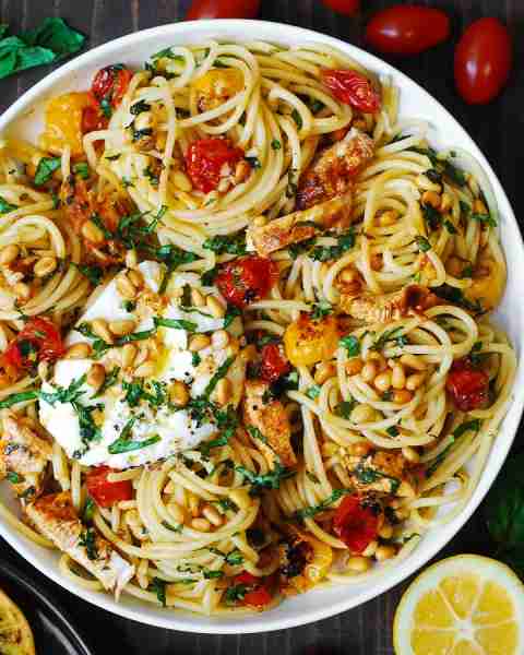 𝐒𝐔𝐌𝐌𝐄𝐑 𝐏𝐀𝐒𝐓𝐀: Chicken Spaghetti with Burrata Cheese, Cherry Tomatoes, Toasted Pine Nuts, and Lemon B...