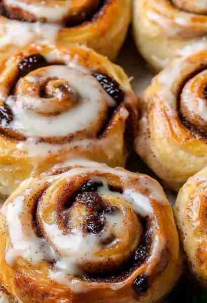 Cinnamon Raisin Rolls Recipe: Ingredients: For the dough: 3 1/2 cups all-purpose flour 1 packet (2 1...