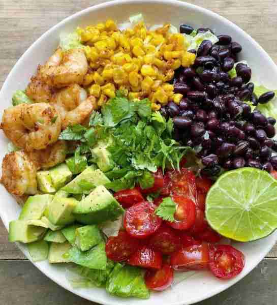 Chili Lime Shrimp Salad 🥗 for lunch today! I used frozen thawed shrimp 🍤 I had on hand and canned...
