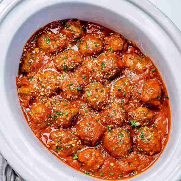 Tender & DELICIOUS Crockpot/Slow Cooker Meatballs for your weekend must-make! ❤️ Meatballs are SUPER...