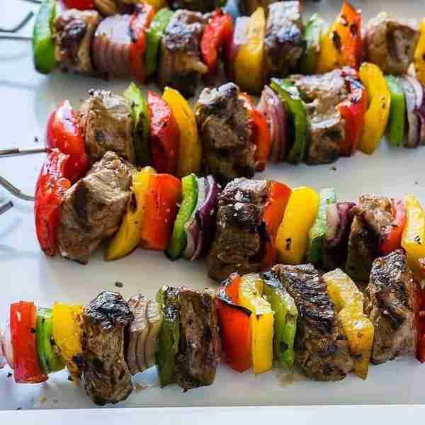 Celebrate Cinco de Mayo with Grilled Fajita Steak Skewers! 🎉