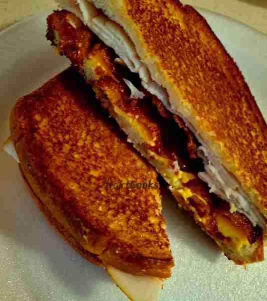Turkey Bacon Grilled Cheese 😋😋