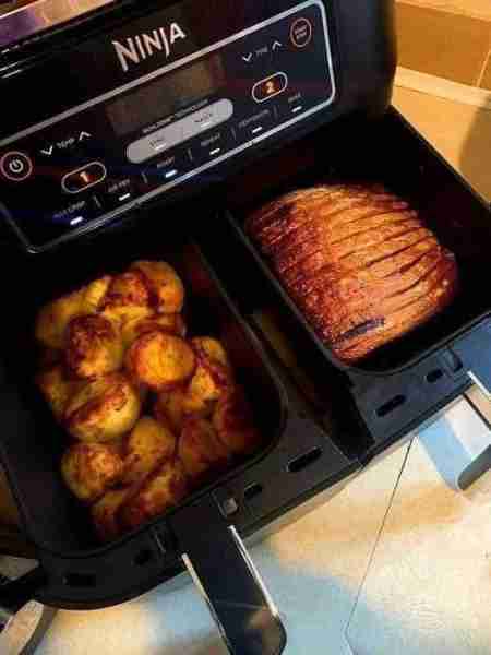 1.5kg pork! Rubbed in salt! 200 air fry - pork upside down for 30mins! 180 roast for 60mins - turn p...
