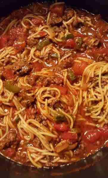 The best spaghetti I've made that's not baked Spaghetti meat sauce recipe 2lbs of ground chuck 1 can...