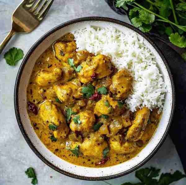 Coconut Curry Chicken Recipe Ingredients: 1.5 pounds boneless chicken thighs, chopped 1 tablespoon o...