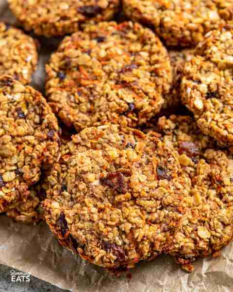 Carrot Cake Flapjack Cookies - all the yummy flavours of carrot cake and perfect for satisfying that...