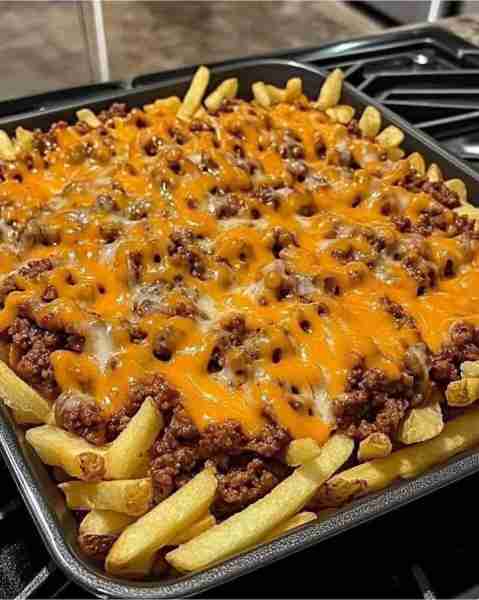Loaded Beef and Cheese Fries 🍟🧀🥩 Ingredients: - 1 bag (1 lb) frozen French fries - 1 pound ground...